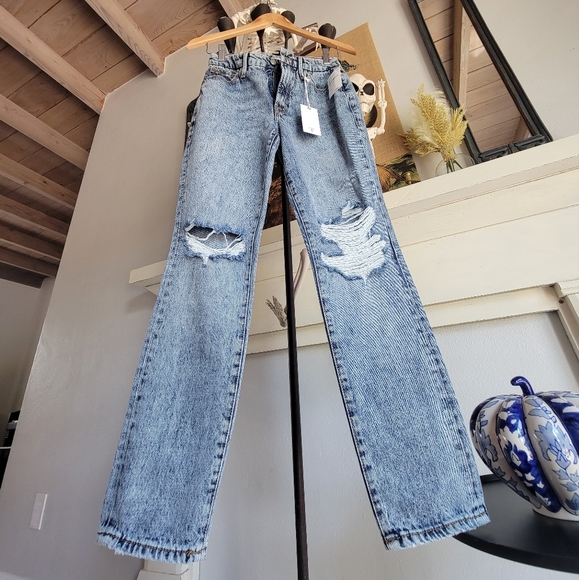 ✨️HP✨️NWT GOOD AMERICAN GOOD CLASSIC Distressed Jeans size 00/24 - Picture 2 of 15